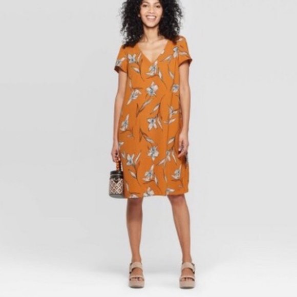 A New Day Dresses & Skirts - A New Day Gold Floral Print V-Neck Short Sleeves Dress Small